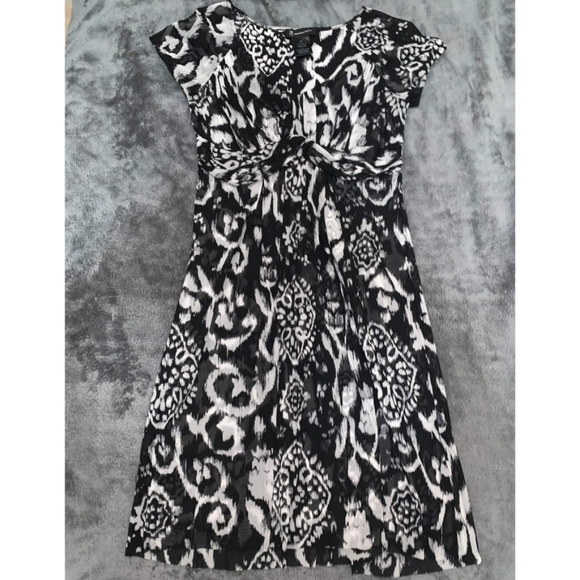 DRESS Small - Picture 1 of 3